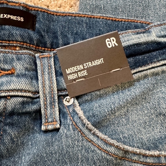 Express - NWT- Modern Straight High Rise - Picture 6 of 11